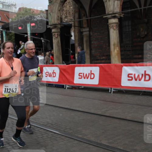 05.10.2025 - 20. swb-Marathon Bremen Yannick Fuchs http://msf.ph/oto/9317969 05.10.2025 11:16:22 Ziel 7110, 11247 meine-sportfotos.de