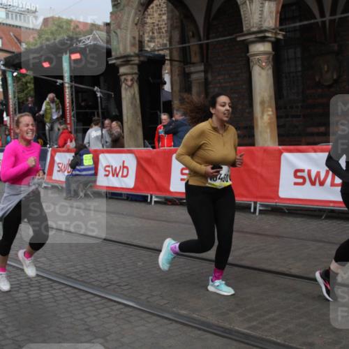 05.10.2025 - 20. swb-Marathon Bremen Yannick Fuchs http://msf.ph/oto/9317975 05.10.2025 11:16:30 Ziel 10023, 10083, 10379, 10450, 11358, 11404 meine-sportfotos.de