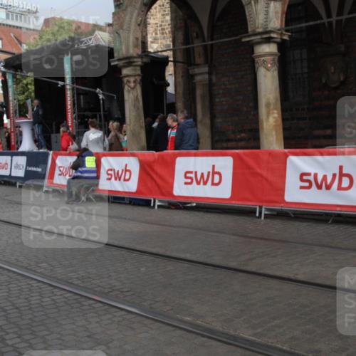 05.10.2025 - 20. swb-Marathon Bremen Yannick Fuchs http://msf.ph/oto/9317986 05.10.2025 11:16:38 Ziel 9301, 9563, 11182 meine-sportfotos.de