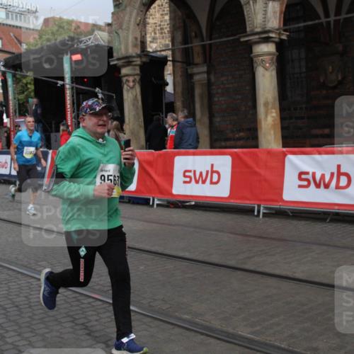 05.10.2025 - 20. swb-Marathon Bremen Yannick Fuchs http://msf.ph/oto/9317991 05.10.2025 11:16:40 Ziel 9301, 9563, 9753, 11020, 11182, 11438 meine-sportfotos.de