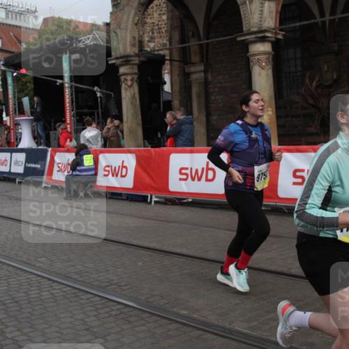 05.10.2025 - 20. swb-Marathon Bremen Yannick Fuchs http://msf.ph/oto/9318002 05.10.2025 11:16:45 Ziel 9753, 11020, 11438 meine-sportfotos.de