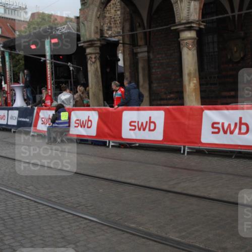 05.10.2025 - 20. swb-Marathon Bremen Yannick Fuchs http://msf.ph/oto/9318004 05.10.2025 11:16:46 Ziel 9753 meine-sportfotos.de