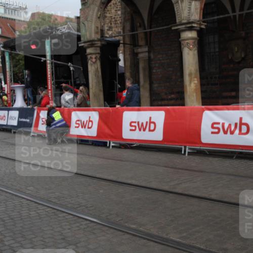 05.10.2025 - 20. swb-Marathon Bremen Yannick Fuchs http://msf.ph/oto/9318016 05.10.2025 11:16:55 Ziel 9838 meine-sportfotos.de