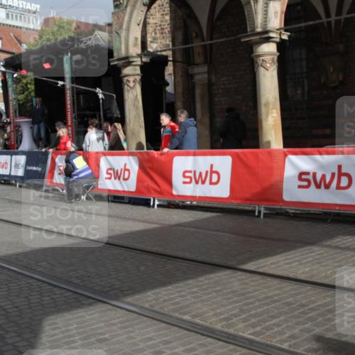 05.10.2025 - 20. swb-Marathon Bremen Yannick Fuchs http://msf.ph/oto/9318041 05.10.2025 11:17:06 Ziel 10728, 10752 meine-sportfotos.de
