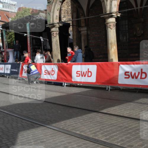05.10.2025 - 20. swb-Marathon Bremen Yannick Fuchs http://msf.ph/oto/9318043 05.10.2025 11:17:07 Ziel  meine-sportfotos.de