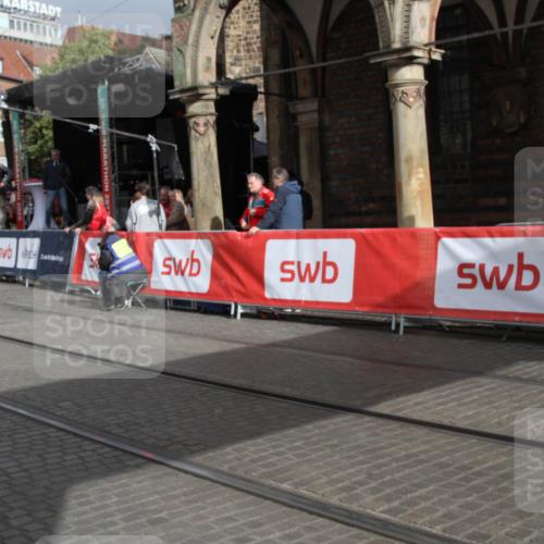05.10.2025 - 20. swb-Marathon Bremen Yannick Fuchs http://msf.ph/oto/9318045 05.10.2025 11:17:08 Ziel  meine-sportfotos.de