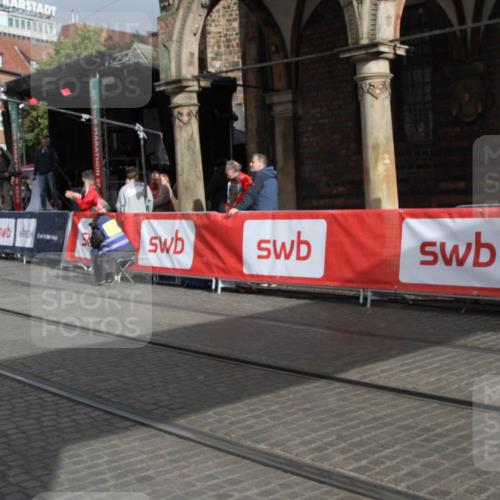 05.10.2025 - 20. swb-Marathon Bremen Yannick Fuchs http://msf.ph/oto/9318049 05.10.2025 11:17:09 Ziel 10759 meine-sportfotos.de