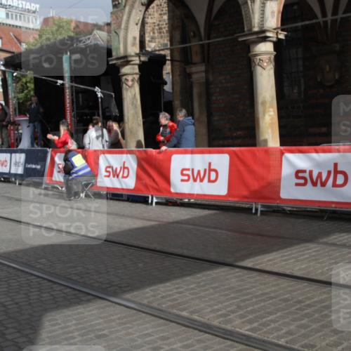 05.10.2025 - 20. swb-Marathon Bremen Yannick Fuchs http://msf.ph/oto/9318051 05.10.2025 11:17:10 Ziel 10759, 10874 meine-sportfotos.de