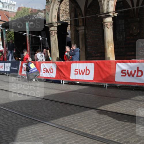 05.10.2025 - 20. swb-Marathon Bremen Yannick Fuchs http://msf.ph/oto/9318071 05.10.2025 11:17:16 Ziel 10874 meine-sportfotos.de