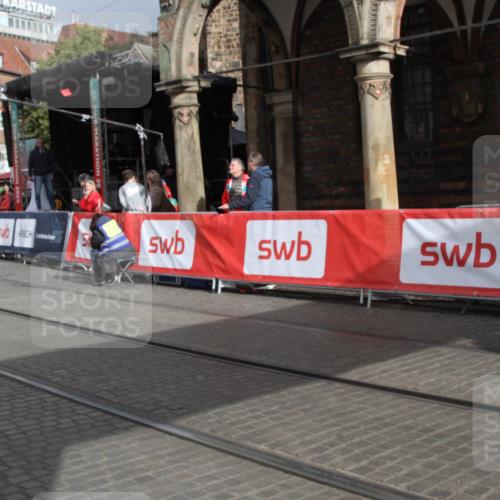 05.10.2025 - 20. swb-Marathon Bremen Yannick Fuchs http://msf.ph/oto/9318076 05.10.2025 11:17:18 Ziel  meine-sportfotos.de