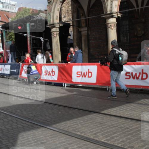 05.10.2025 - 20. swb-Marathon Bremen Yannick Fuchs http://msf.ph/oto/9318084 05.10.2025 11:17:21 Ziel 11008 meine-sportfotos.de
