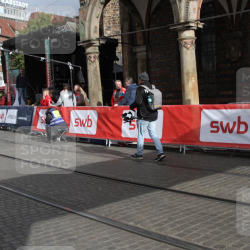 05.10.2025 - 20. swb-Marathon Bremen Yannick Fuchs http://msf.ph/oto/9318087 05.10.2025 11:17:22 Ziel 11008 meine-sportfotos.de