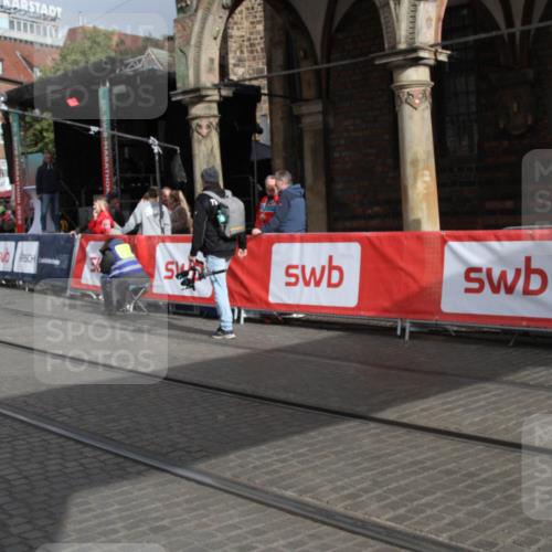 05.10.2025 - 20. swb-Marathon Bremen Yannick Fuchs http://msf.ph/oto/9318091 05.10.2025 11:17:23 Ziel 11008 meine-sportfotos.de