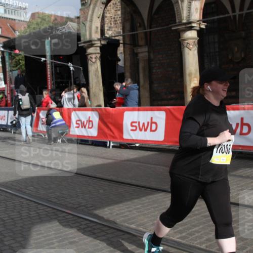 05.10.2025 - 20. swb-Marathon Bremen Yannick Fuchs http://msf.ph/oto/9318100 05.10.2025 11:17:26 Ziel 11008 meine-sportfotos.de