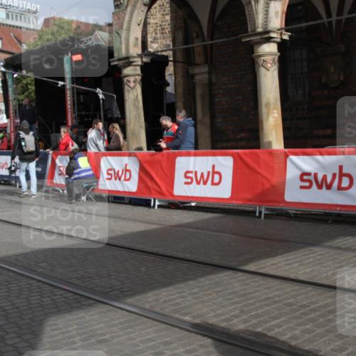 05.10.2025 - 20. swb-Marathon Bremen Yannick Fuchs http://msf.ph/oto/9318102 05.10.2025 11:17:27 Ziel 11008 meine-sportfotos.de