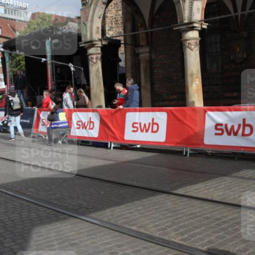 05.10.2025 - 20. swb-Marathon Bremen Yannick Fuchs http://msf.ph/oto/9318103 05.10.2025 11:17:27 Ziel 11008 meine-sportfotos.de
