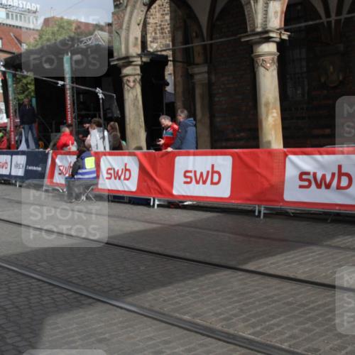 05.10.2025 - 20. swb-Marathon Bremen Yannick Fuchs http://msf.ph/oto/9318111 05.10.2025 11:17:30 Ziel 9805 meine-sportfotos.de