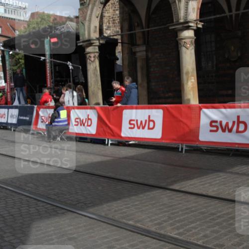 05.10.2025 - 20. swb-Marathon Bremen Yannick Fuchs http://msf.ph/oto/9318112 05.10.2025 11:17:30 Ziel 9805 meine-sportfotos.de