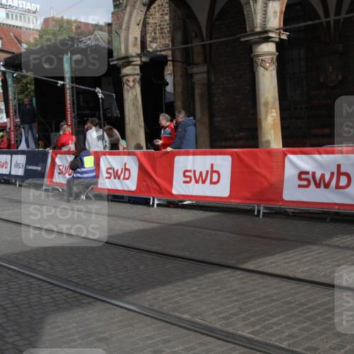 05.10.2025 - 20. swb-Marathon Bremen Yannick Fuchs http://msf.ph/oto/9318129 05.10.2025 11:17:36 Ziel  meine-sportfotos.de