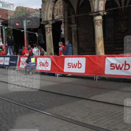 05.10.2025 - 20. swb-Marathon Bremen Yannick Fuchs http://msf.ph/oto/9318135 05.10.2025 11:17:38 Ziel  meine-sportfotos.de