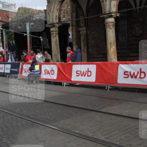 05.10.2025 - 20. swb-Marathon Bremen Yannick Fuchs http://msf.ph/oto/9318139 05.10.2025 11:17:39 Ziel  meine-sportfotos.de