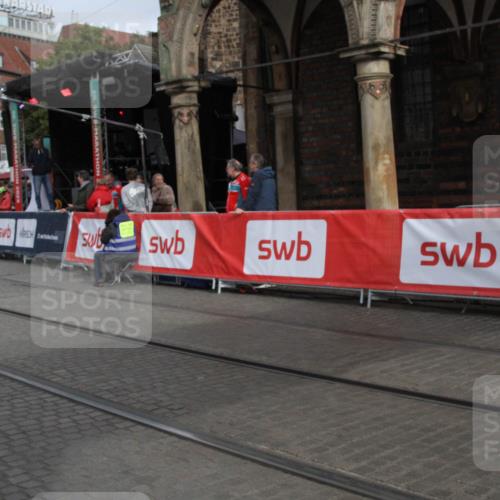 05.10.2025 - 20. swb-Marathon Bremen Yannick Fuchs http://msf.ph/oto/9318140 05.10.2025 11:17:40 Ziel  meine-sportfotos.de