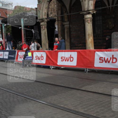 05.10.2025 - 20. swb-Marathon Bremen Yannick Fuchs http://msf.ph/oto/9318149 05.10.2025 11:17:43 Ziel 9869, 10312, 10465 meine-sportfotos.de