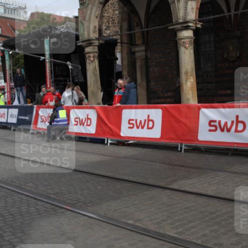 05.10.2025 - 20. swb-Marathon Bremen Yannick Fuchs http://msf.ph/oto/9318152 05.10.2025 11:17:44 Ziel 9869, 10312, 10465 meine-sportfotos.de