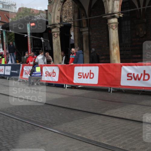 05.10.2025 - 20. swb-Marathon Bremen Yannick Fuchs http://msf.ph/oto/9318154 05.10.2025 11:17:44 Ziel 9869, 10312, 10465 meine-sportfotos.de