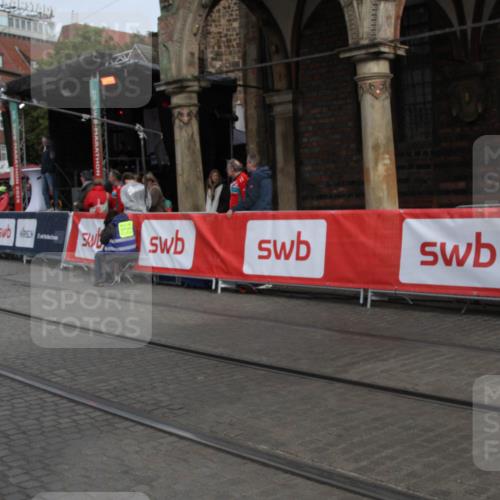 05.10.2025 - 20. swb-Marathon Bremen Yannick Fuchs http://msf.ph/oto/9318181 05.10.2025 11:17:54 Ziel  meine-sportfotos.de