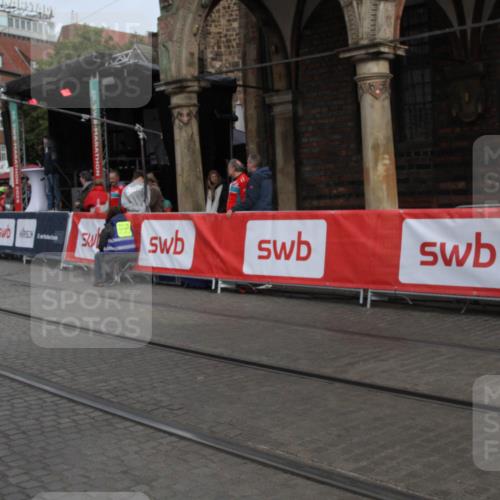 05.10.2025 - 20. swb-Marathon Bremen Yannick Fuchs http://msf.ph/oto/9318184 05.10.2025 11:17:55 Ziel  meine-sportfotos.de
