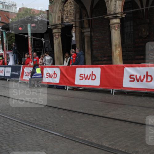 05.10.2025 - 20. swb-Marathon Bremen Yannick Fuchs http://msf.ph/oto/9318187 05.10.2025 11:17:56 Ziel  meine-sportfotos.de