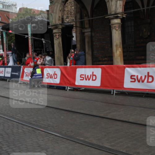 05.10.2025 - 20. swb-Marathon Bremen Yannick Fuchs http://msf.ph/oto/9318195 05.10.2025 11:17:58 Ziel 10949 meine-sportfotos.de