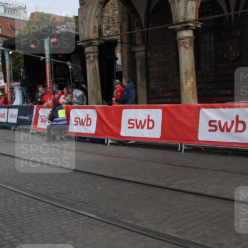 05.10.2025 - 20. swb-Marathon Bremen Yannick Fuchs http://msf.ph/oto/9318201 05.10.2025 11:18:01 Ziel 10949 meine-sportfotos.de