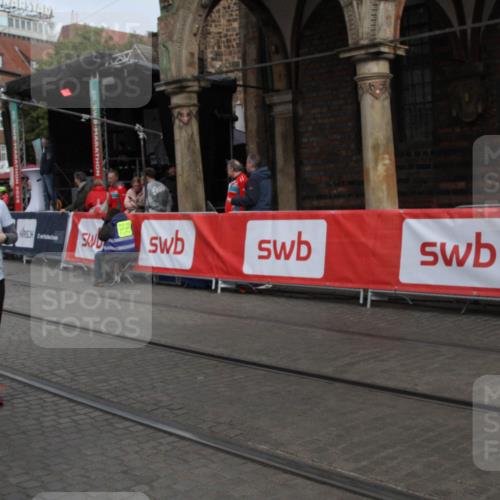 05.10.2025 - 20. swb-Marathon Bremen Yannick Fuchs http://msf.ph/oto/9318204 05.10.2025 11:18:02 Ziel 10949 meine-sportfotos.de