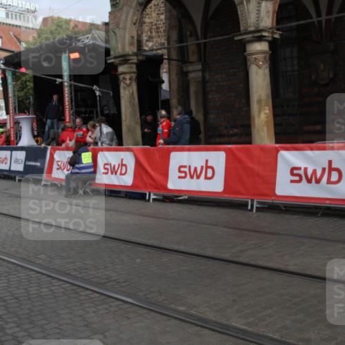 05.10.2025 - 20. swb-Marathon Bremen Yannick Fuchs http://msf.ph/oto/9318214 05.10.2025 11:18:05 Ziel 10808 meine-sportfotos.de