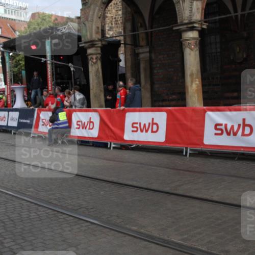 05.10.2025 - 20. swb-Marathon Bremen Yannick Fuchs http://msf.ph/oto/9318218 05.10.2025 11:18:06 Ziel 10808, 11082 meine-sportfotos.de