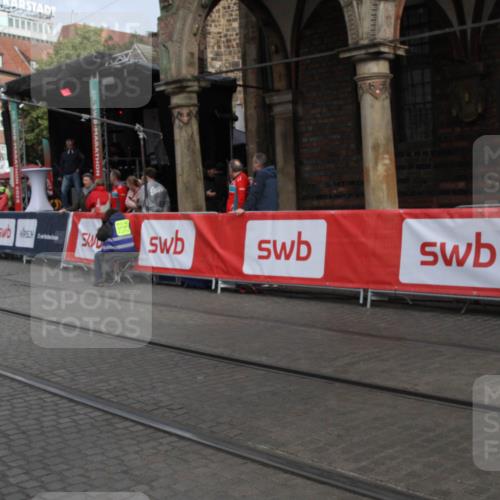 05.10.2025 - 20. swb-Marathon Bremen Yannick Fuchs http://msf.ph/oto/9318219 05.10.2025 11:18:07 Ziel 10808, 11082 meine-sportfotos.de