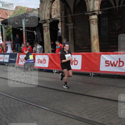 05.10.2025 - 20. swb-Marathon Bremen Yannick Fuchs http://msf.ph/oto/9318231 05.10.2025 11:18:11 Ziel 11082 meine-sportfotos.de