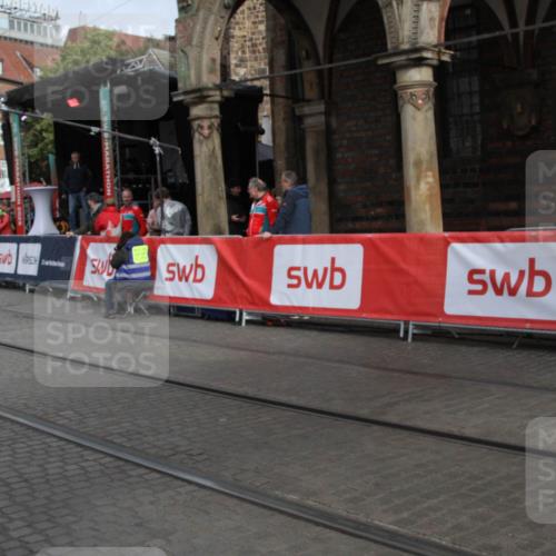 05.10.2025 - 20. swb-Marathon Bremen Yannick Fuchs http://msf.ph/oto/9318236 05.10.2025 11:18:12 Ziel 11082 meine-sportfotos.de