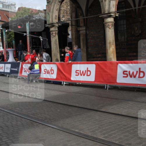 05.10.2025 - 20. swb-Marathon Bremen Yannick Fuchs http://msf.ph/oto/9318243 05.10.2025 11:18:15 Ziel  meine-sportfotos.de
