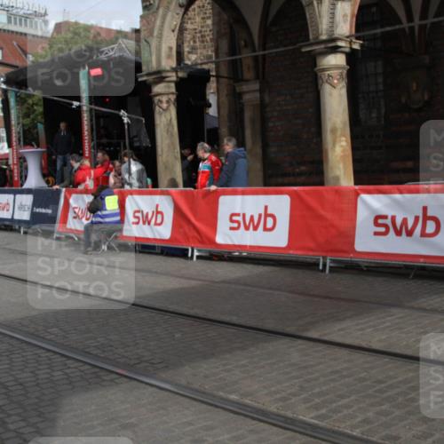 05.10.2025 - 20. swb-Marathon Bremen Yannick Fuchs http://msf.ph/oto/9318245 05.10.2025 11:18:15 Ziel  meine-sportfotos.de