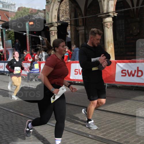 05.10.2025 - 20. swb-Marathon Bremen Yannick Fuchs http://msf.ph/oto/9318261 05.10.2025 11:18:21 Ziel 9348, 9465, 9477, 10198, 10575, 10994 meine-sportfotos.de