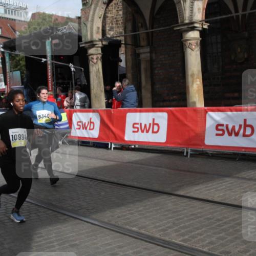 05.10.2025 - 20. swb-Marathon Bremen Yannick Fuchs http://msf.ph/oto/9318270 05.10.2025 11:18:24 Ziel 9348, 10198, 10994 meine-sportfotos.de