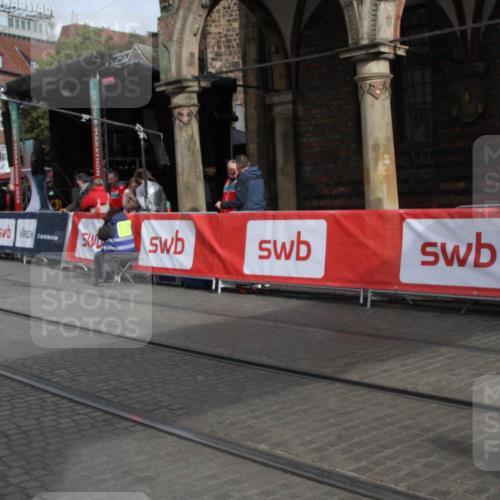 05.10.2025 - 20. swb-Marathon Bremen Yannick Fuchs http://msf.ph/oto/9318278 05.10.2025 11:18:26 Ziel 10198, 10795 meine-sportfotos.de