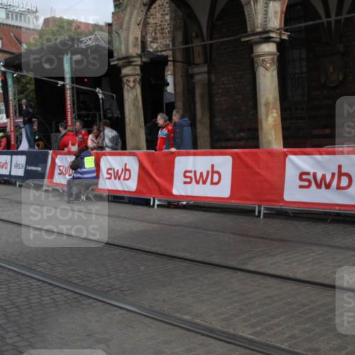 05.10.2025 - 20. swb-Marathon Bremen Yannick Fuchs http://msf.ph/oto/9318285 05.10.2025 11:18:29 Ziel 10795, 11043 meine-sportfotos.de