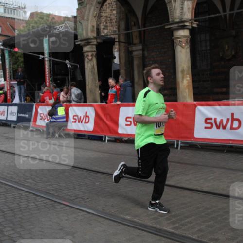 05.10.2025 - 20. swb-Marathon Bremen Yannick Fuchs http://msf.ph/oto/9318292 05.10.2025 11:18:31 Ziel 10795, 11043 meine-sportfotos.de