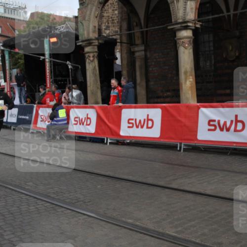 05.10.2025 - 20. swb-Marathon Bremen Yannick Fuchs http://msf.ph/oto/9318310 05.10.2025 11:18:37 Ziel 10076, 10472, 11690 meine-sportfotos.de