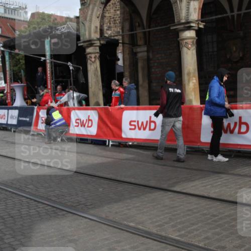 05.10.2025 - 20. swb-Marathon Bremen Yannick Fuchs http://msf.ph/oto/9318329 05.10.2025 11:18:45 Ziel 11480 meine-sportfotos.de