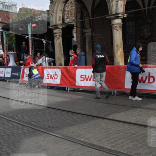 05.10.2025 - 20. swb-Marathon Bremen Yannick Fuchs http://msf.ph/oto/9318330 05.10.2025 11:18:45 Ziel 11480 meine-sportfotos.de